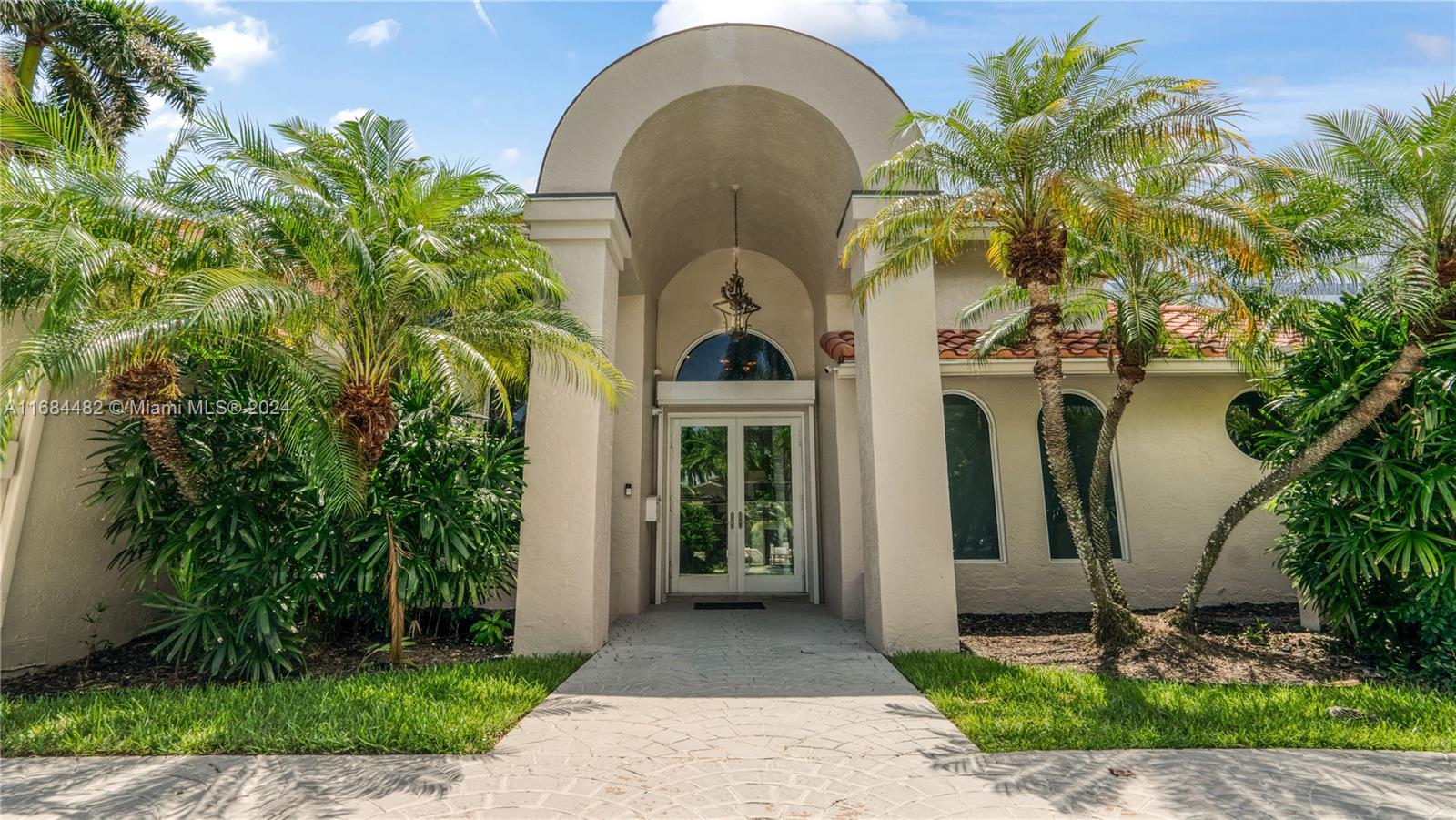 PELICAN ISLE - Residential