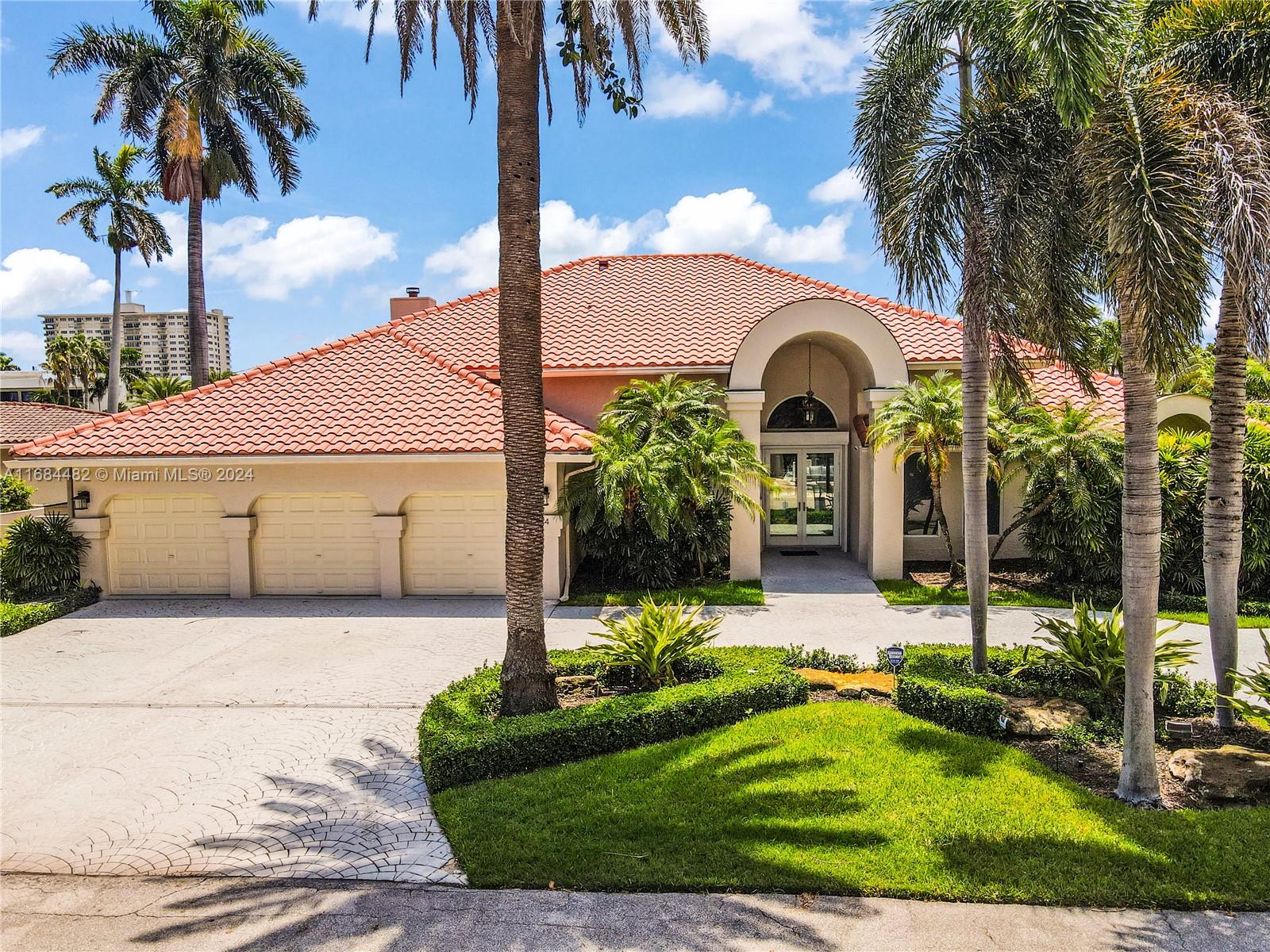 Property for Sale at 34 Pelican Dr, Fort Lauderdale, Broward County, Florida - Bedrooms: 4 
Bathrooms: 4  - $5,995,000