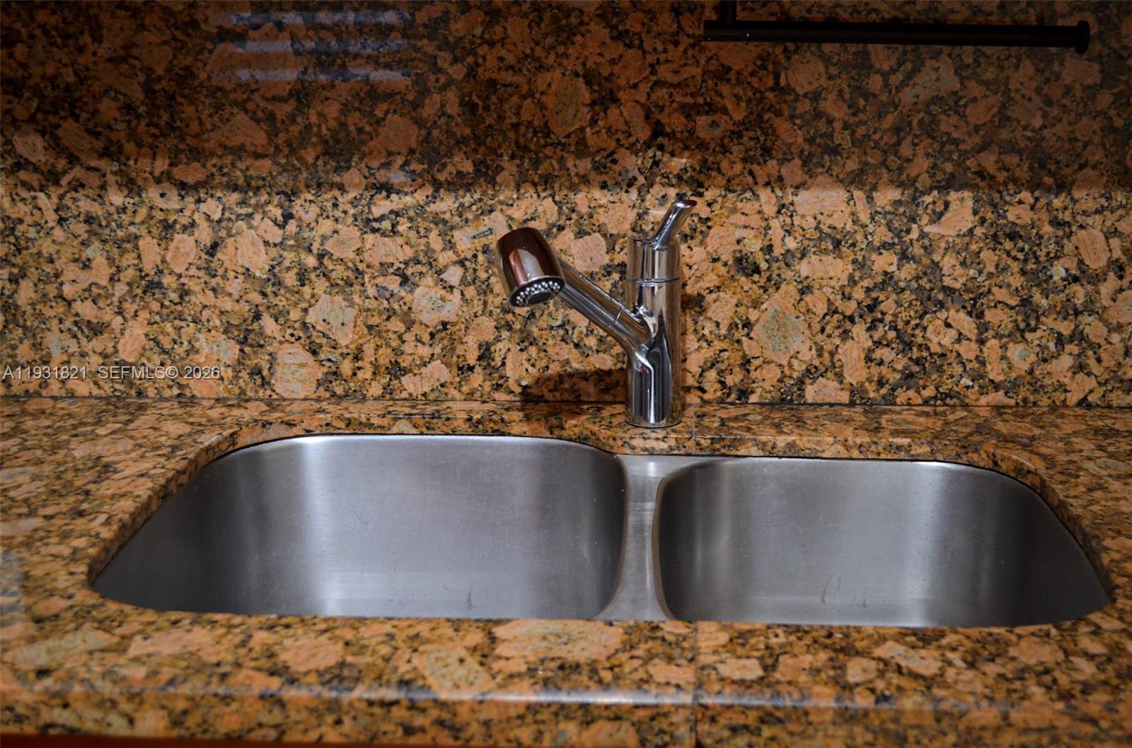 WESTWOOD LAKE 10TH ADDN - Residential Lease