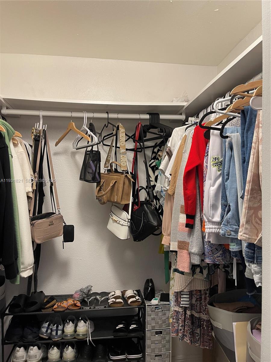 WESTWOOD LAKE 10TH ADDN - Residential Lease