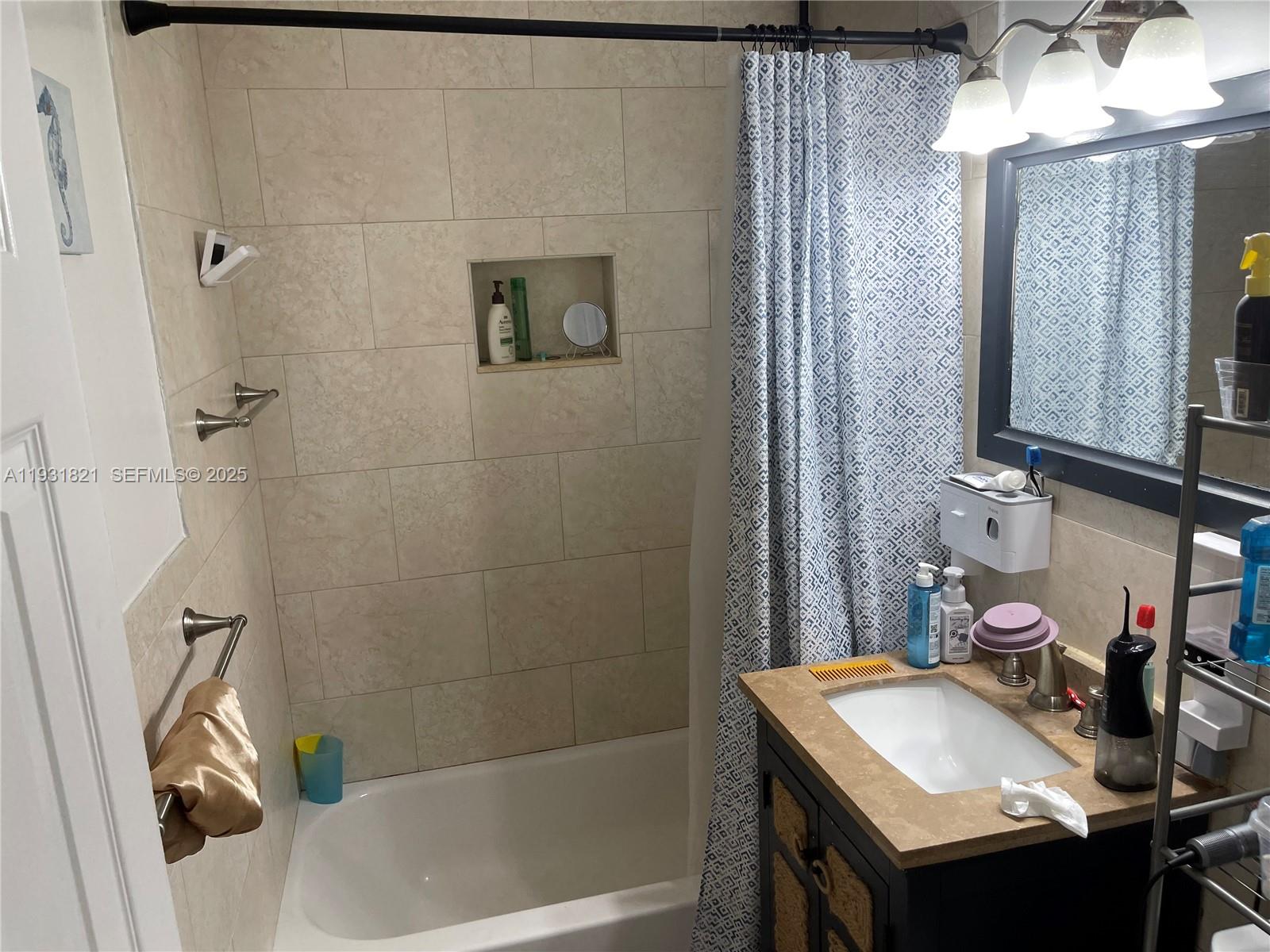 WESTWOOD LAKE 10TH ADDN - Residential Lease