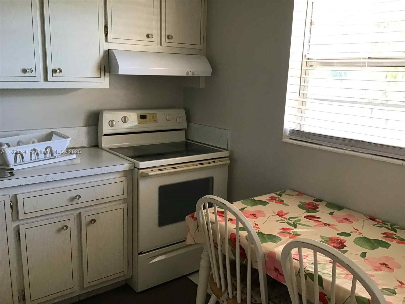 LAUDERDALE OAKS CONDO XII - Residential