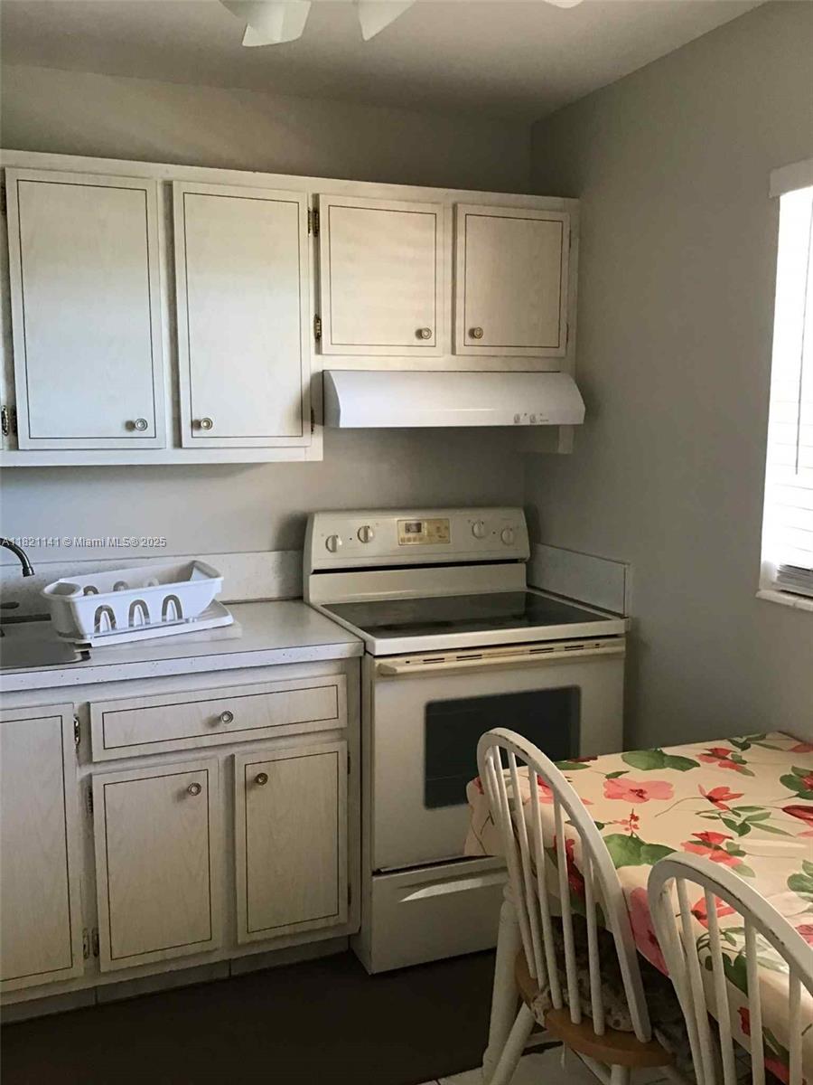 LAUDERDALE OAKS CONDO XII - Residential