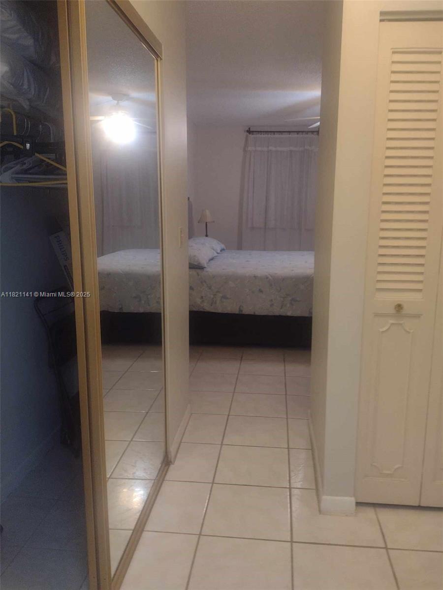 LAUDERDALE OAKS CONDO XII - Residential