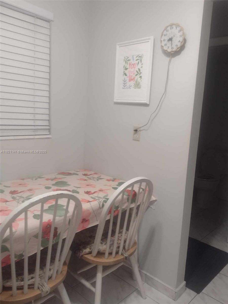 LAUDERDALE OAKS CONDO XII - Residential