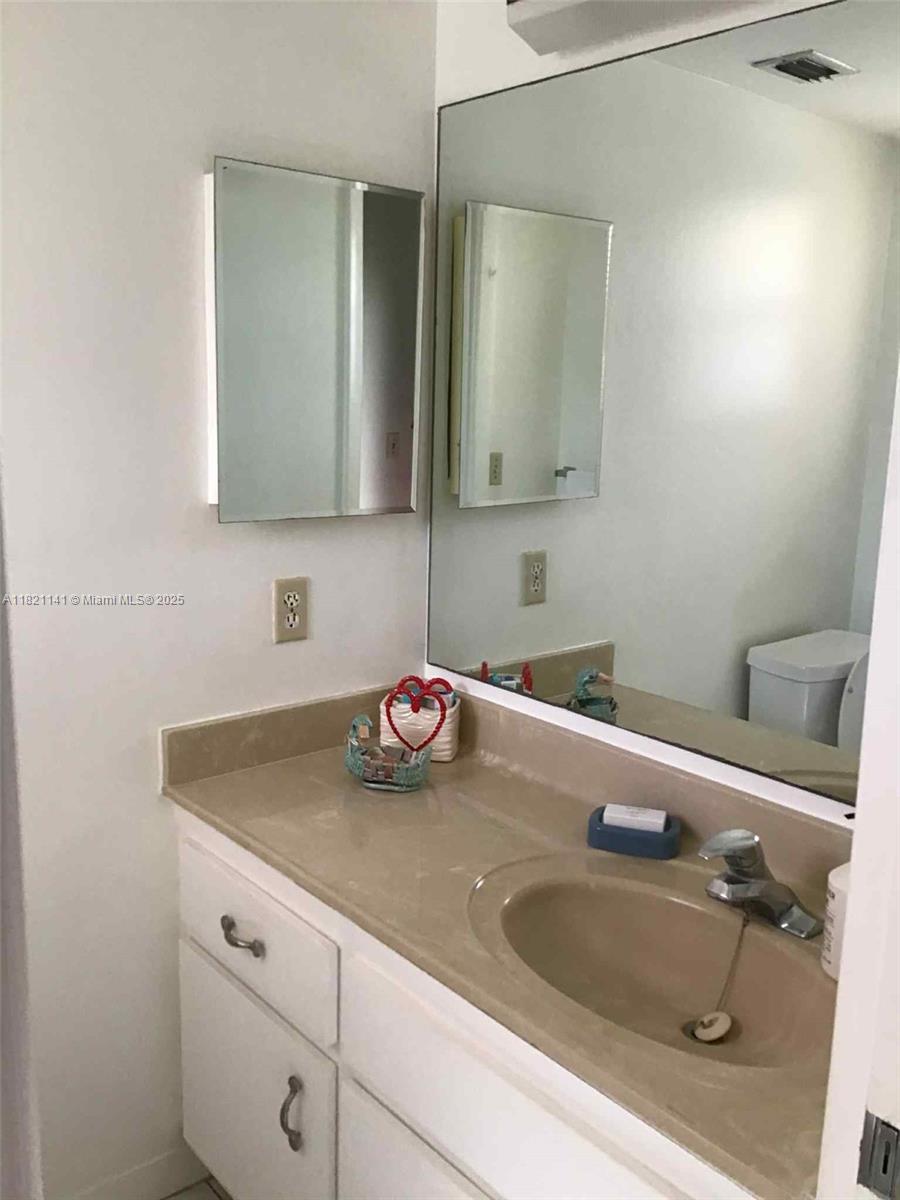 LAUDERDALE OAKS CONDO XII - Residential