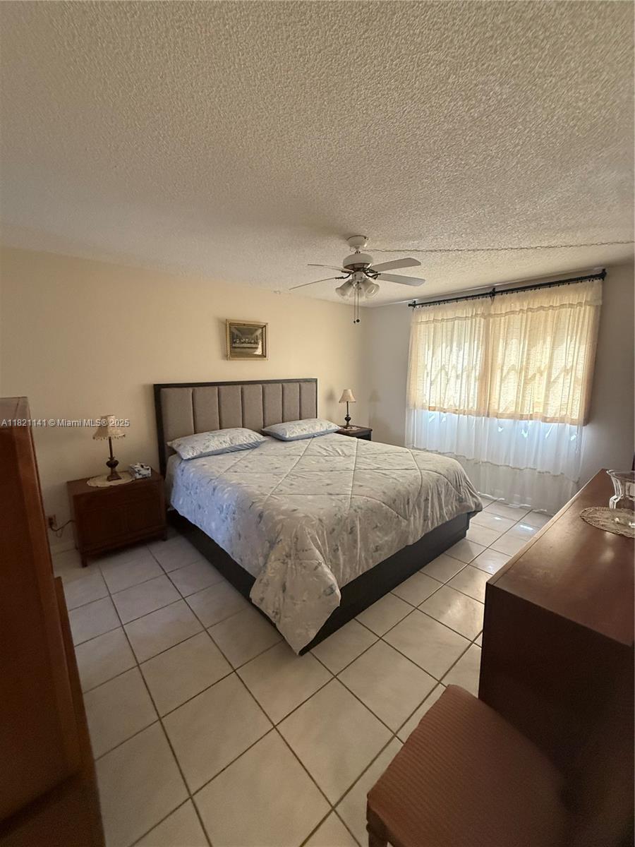 LAUDERDALE OAKS CONDO XII - Residential