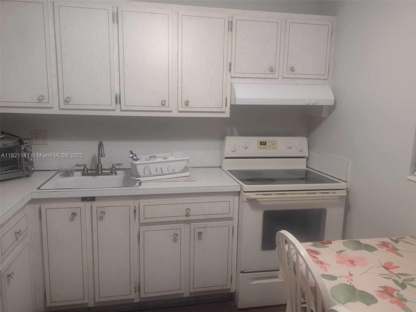 LAUDERDALE OAKS CONDO XII - Residential