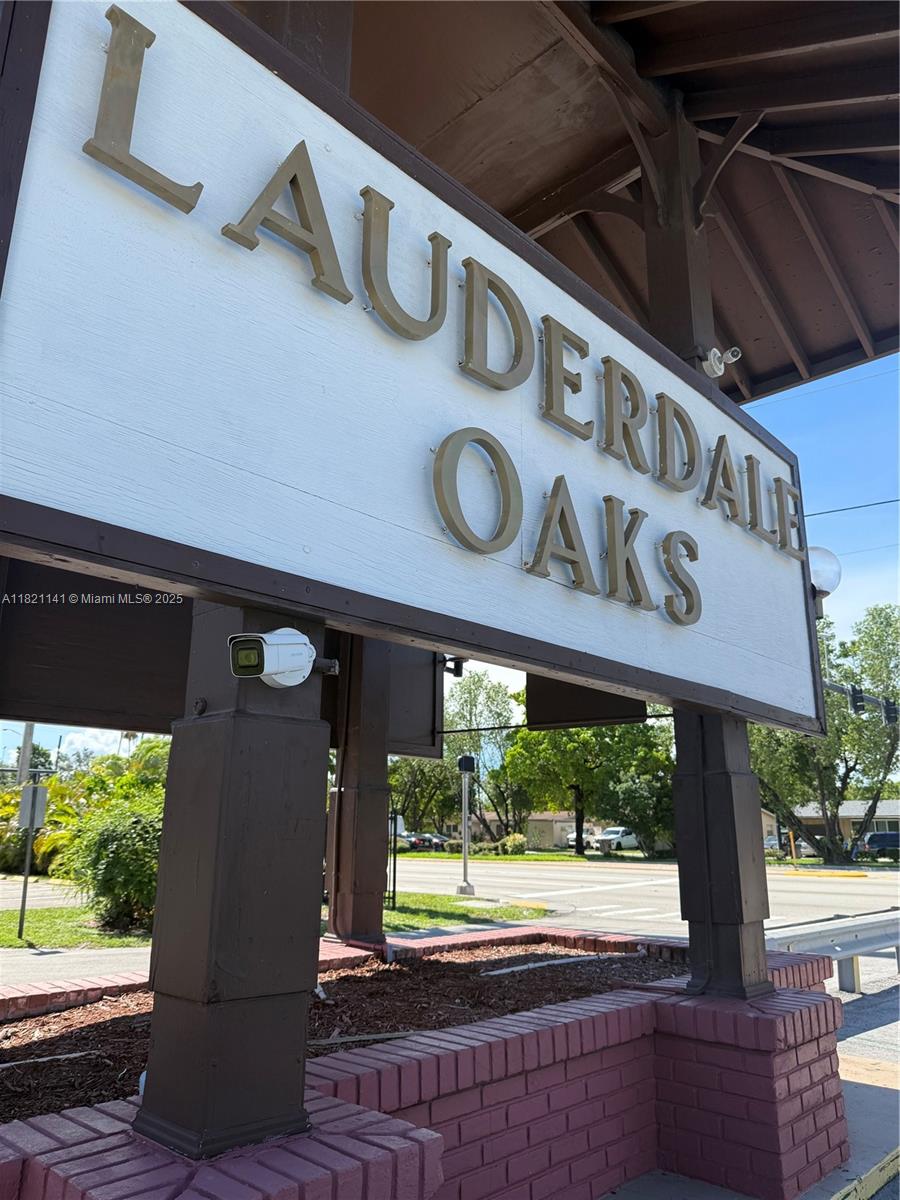 LAUDERDALE OAKS CONDO XII - Residential