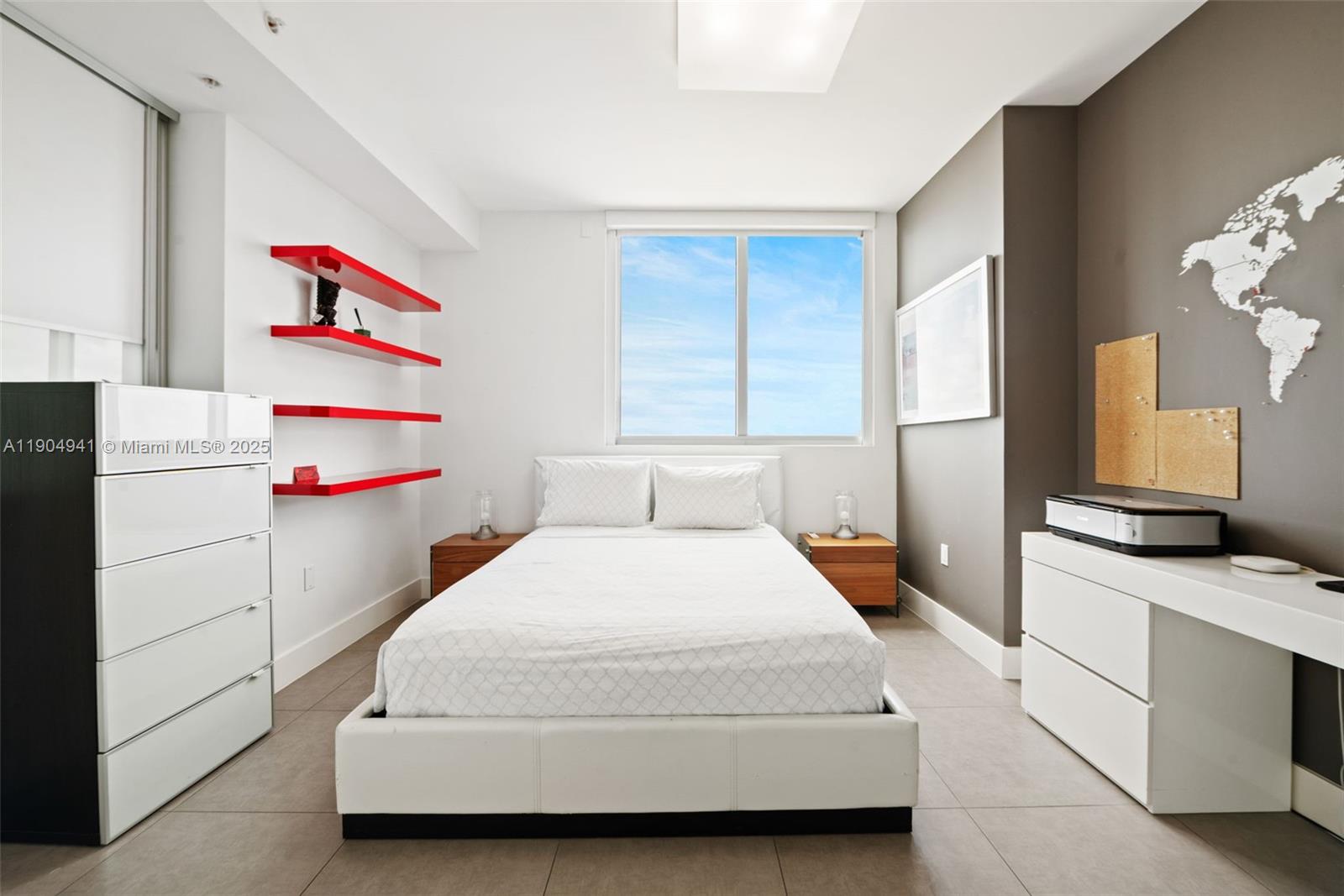 MINT CONDO - Residential