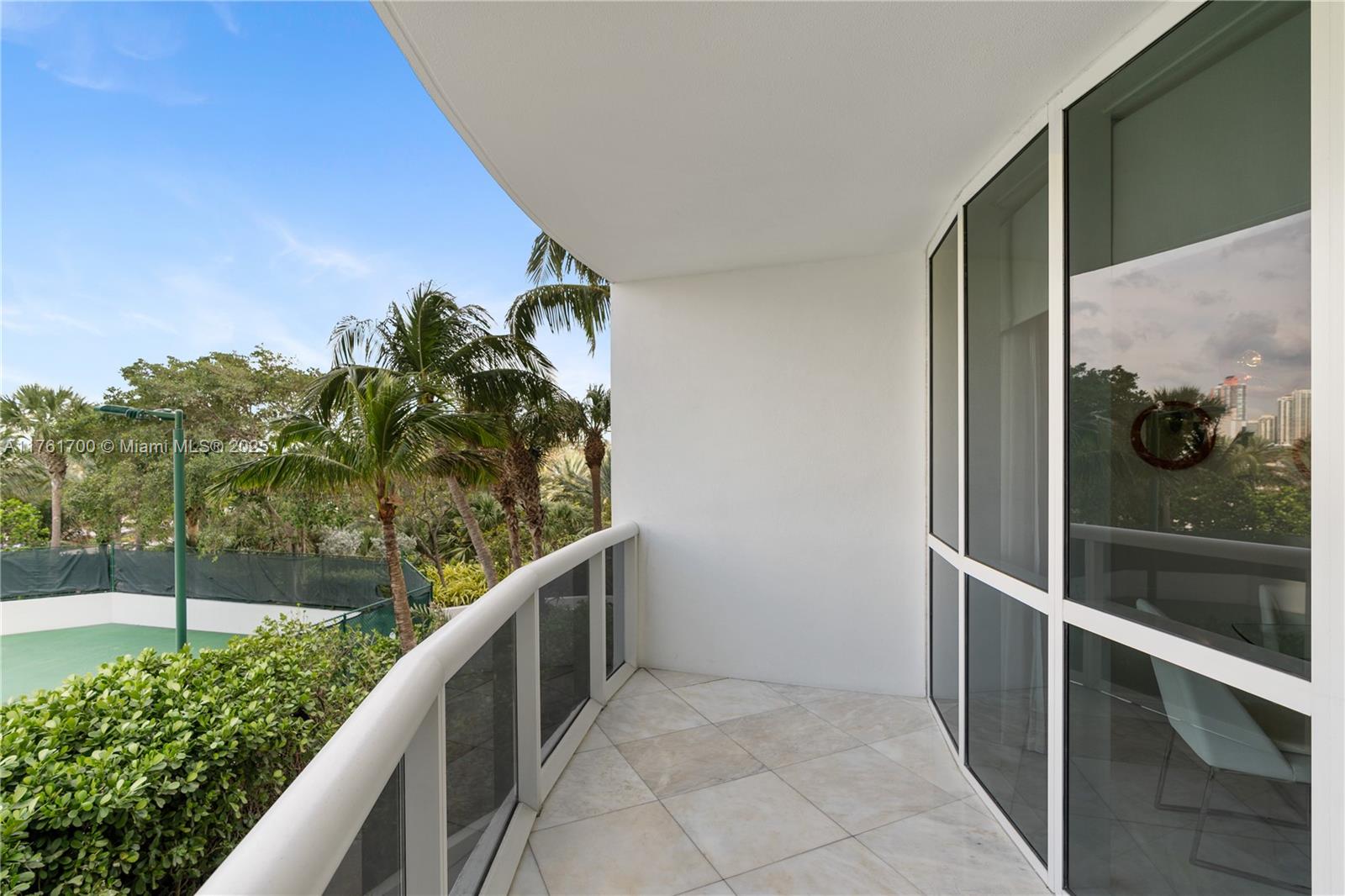 TRUMP ROYALE CONDO - Residential