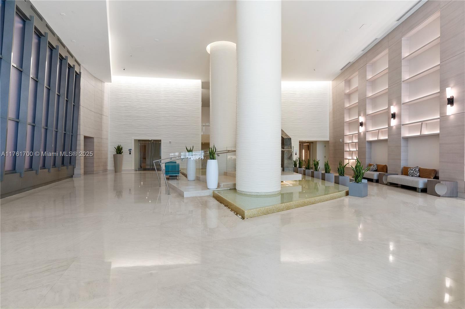 TRUMP ROYALE CONDO - Residential