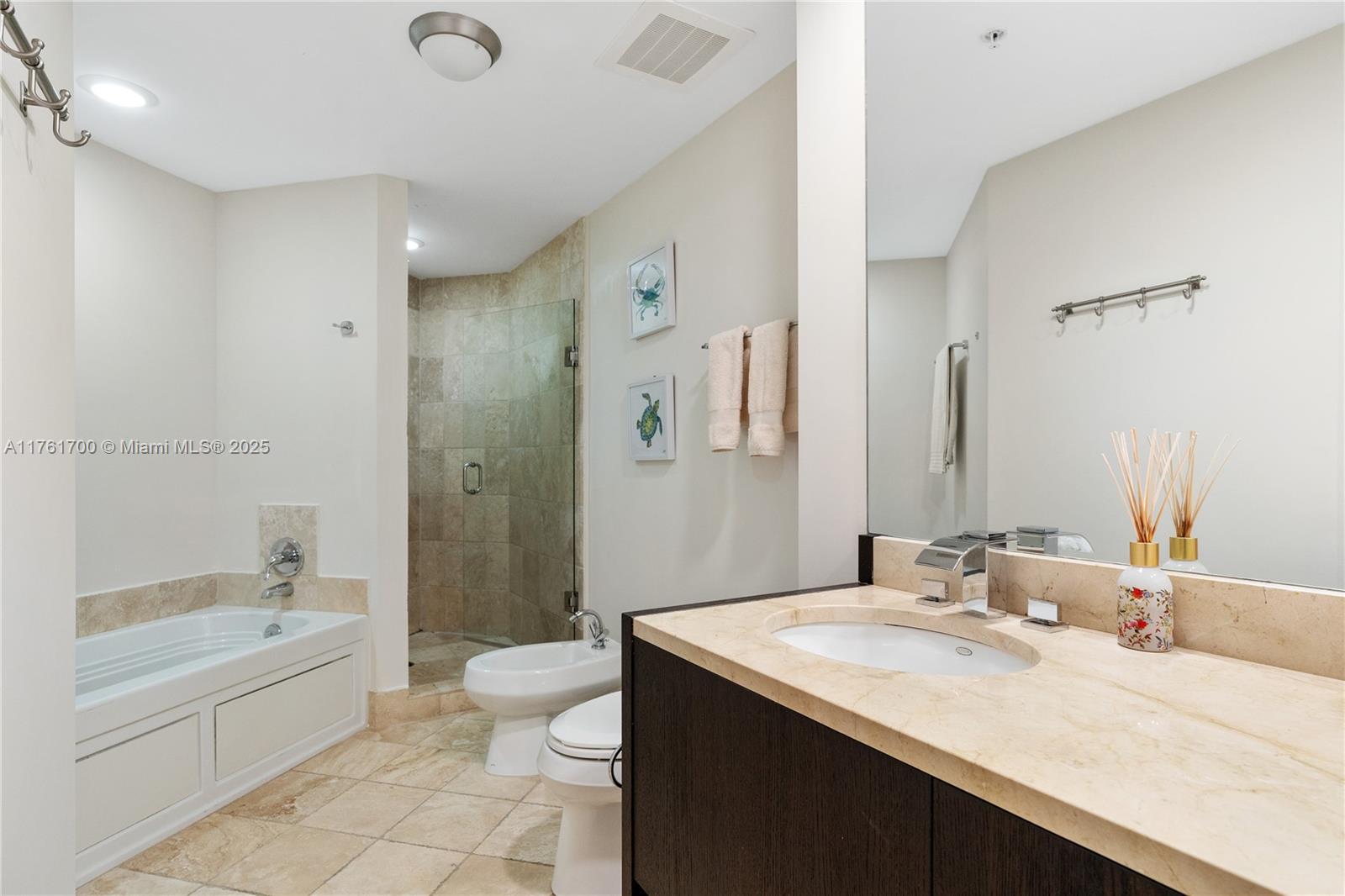 TRUMP ROYALE CONDO - Residential
