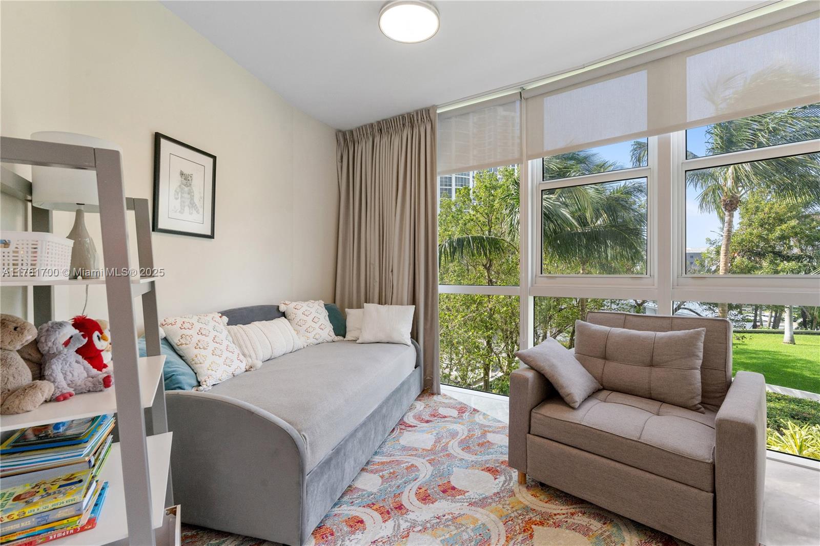 TRUMP ROYALE CONDO - Residential