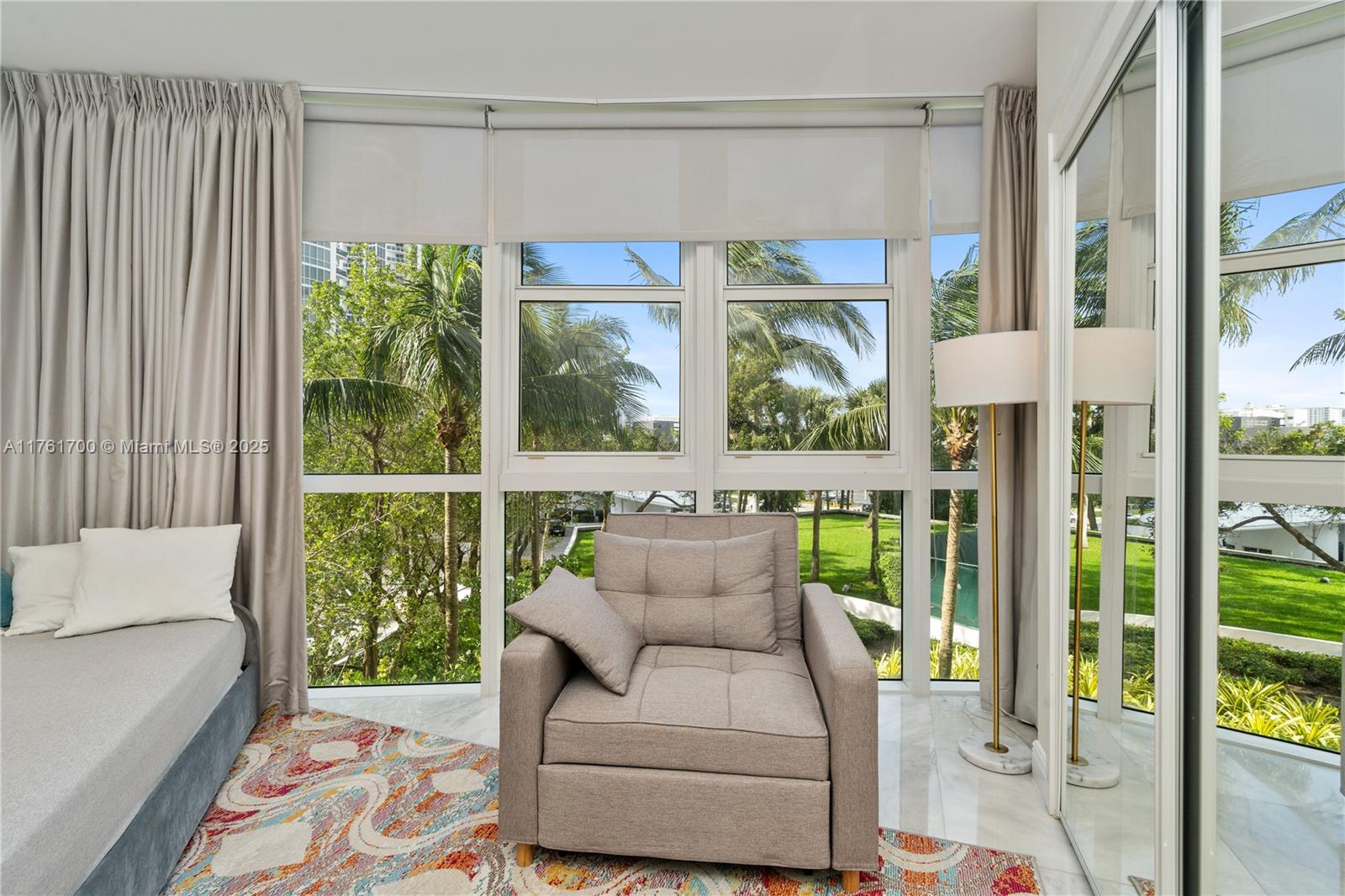 TRUMP ROYALE CONDO - Residential