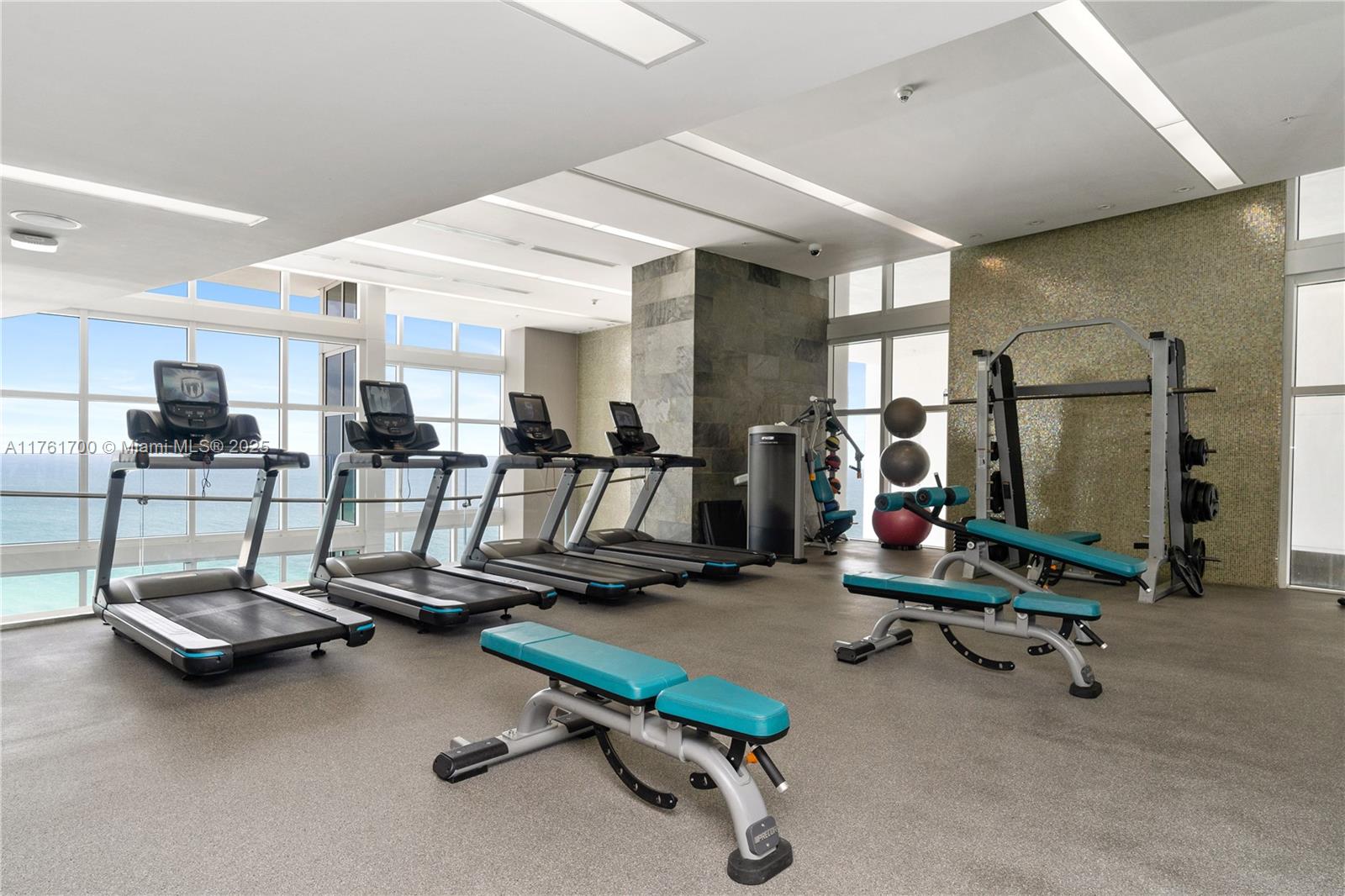 TRUMP ROYALE CONDO - Residential