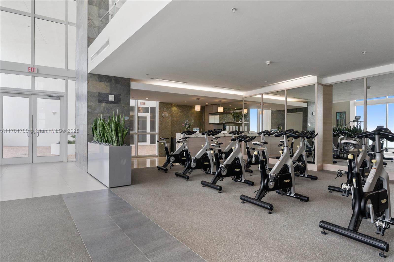 TRUMP ROYALE CONDO - Residential