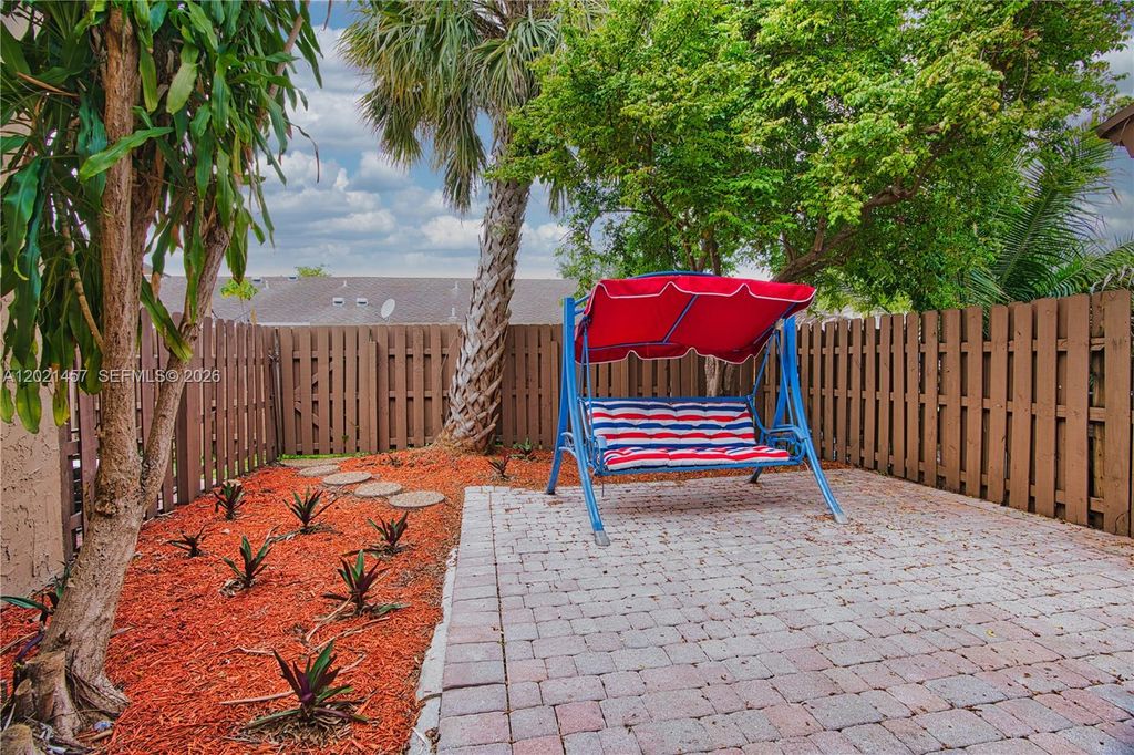 Photo of 8015 SW 21st Ct, Davie, FL 33324 (MLS # A12021457)