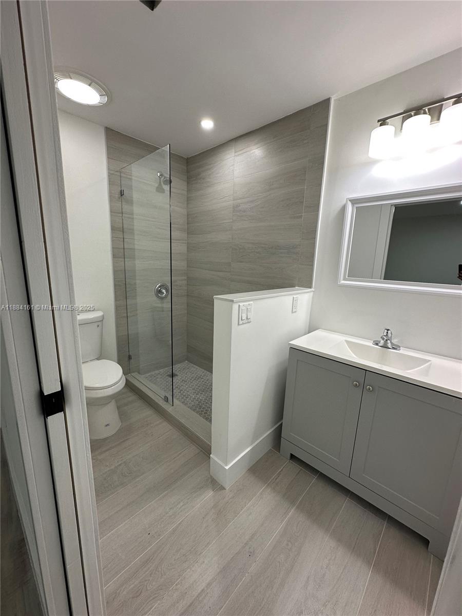 MIAMI LAKES EAGLE NEST SE - Residential Lease