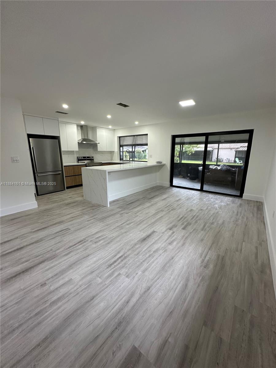 MIAMI LAKES EAGLE NEST SE - Residential Lease