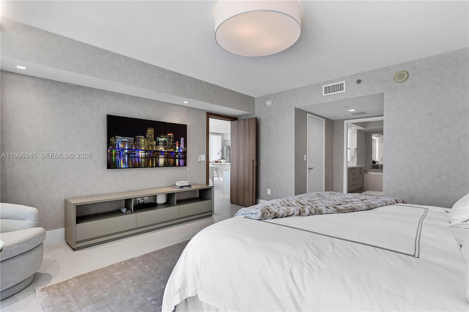 BEACH CLUB TWO CONDO - Residential Lease