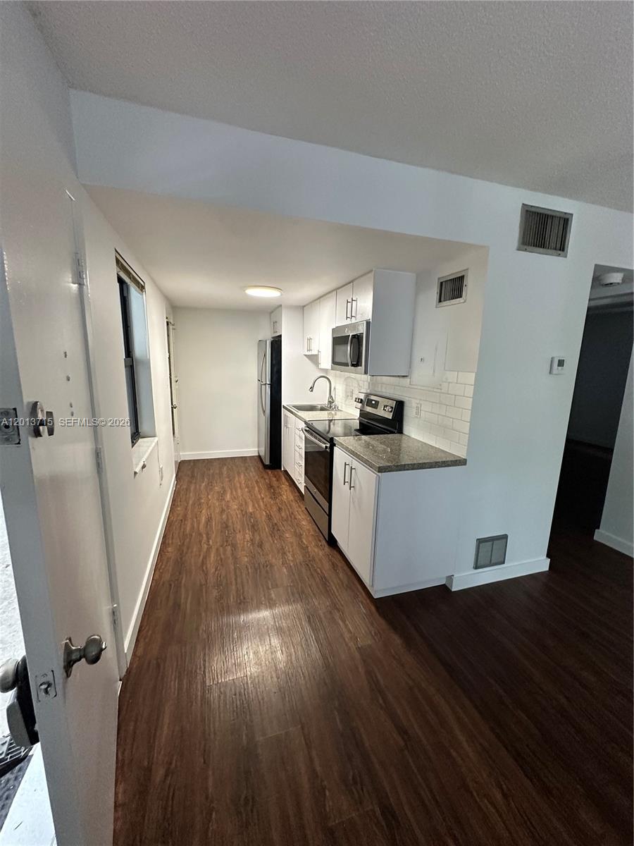 C GAB DOUGLAS SEC - Residential Lease