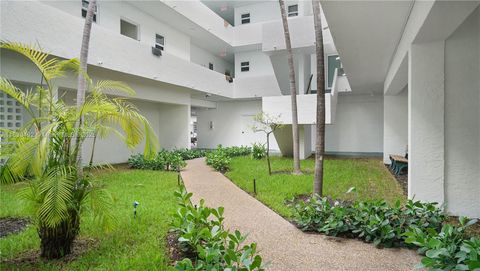 1033 Lenox Ave 304 Miami Beach FL 33139