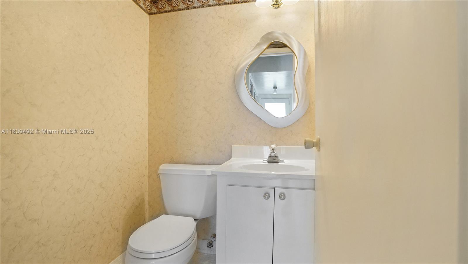 LENOX PLAZA CONDO - Residential