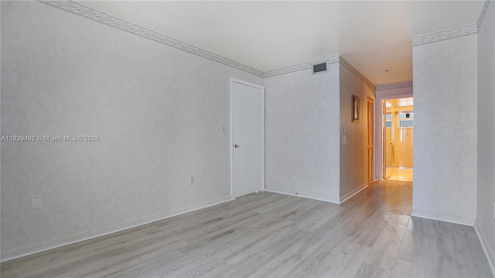 1033 Lenox Ave 304