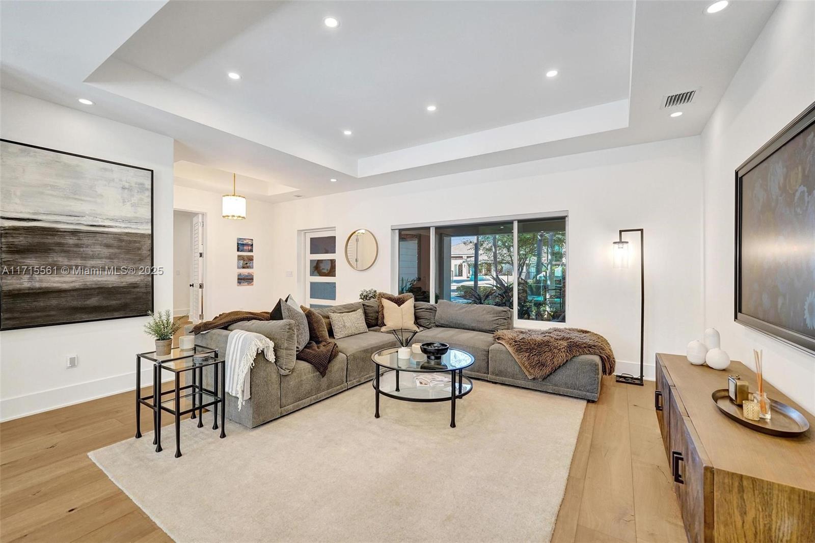 HARBOR BEACH - Residential