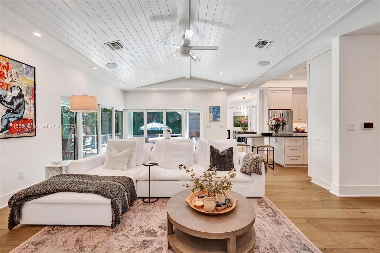 HARBOR BEACH - Residential