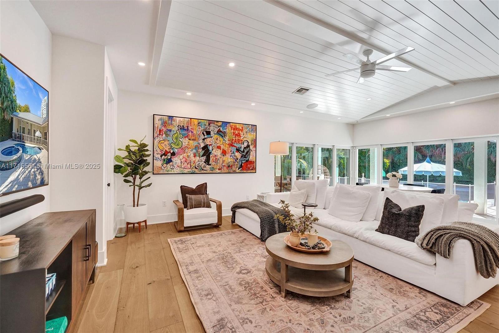 HARBOR BEACH - Residential