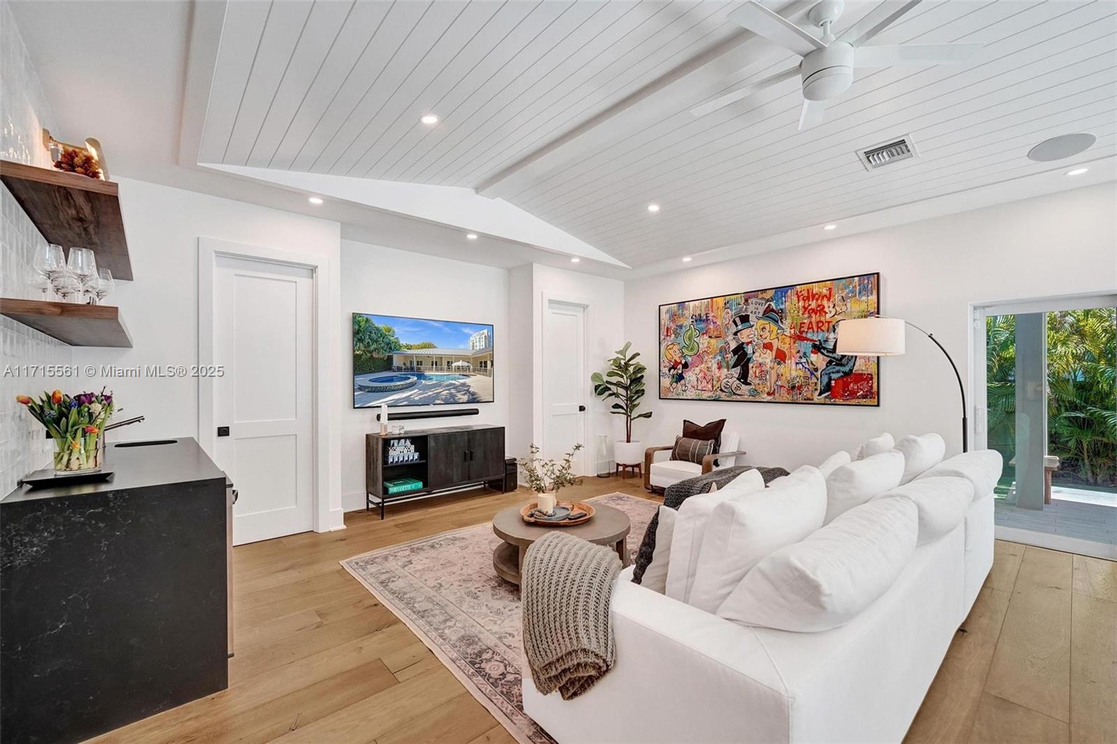 HARBOR BEACH - Residential