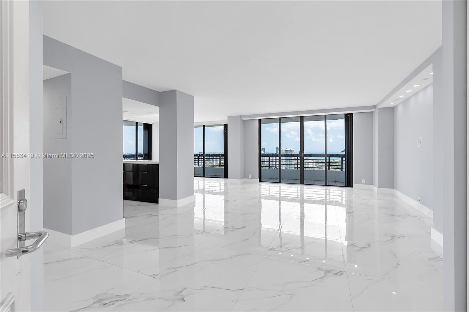 3500 Mystic Pointe Dr 3504