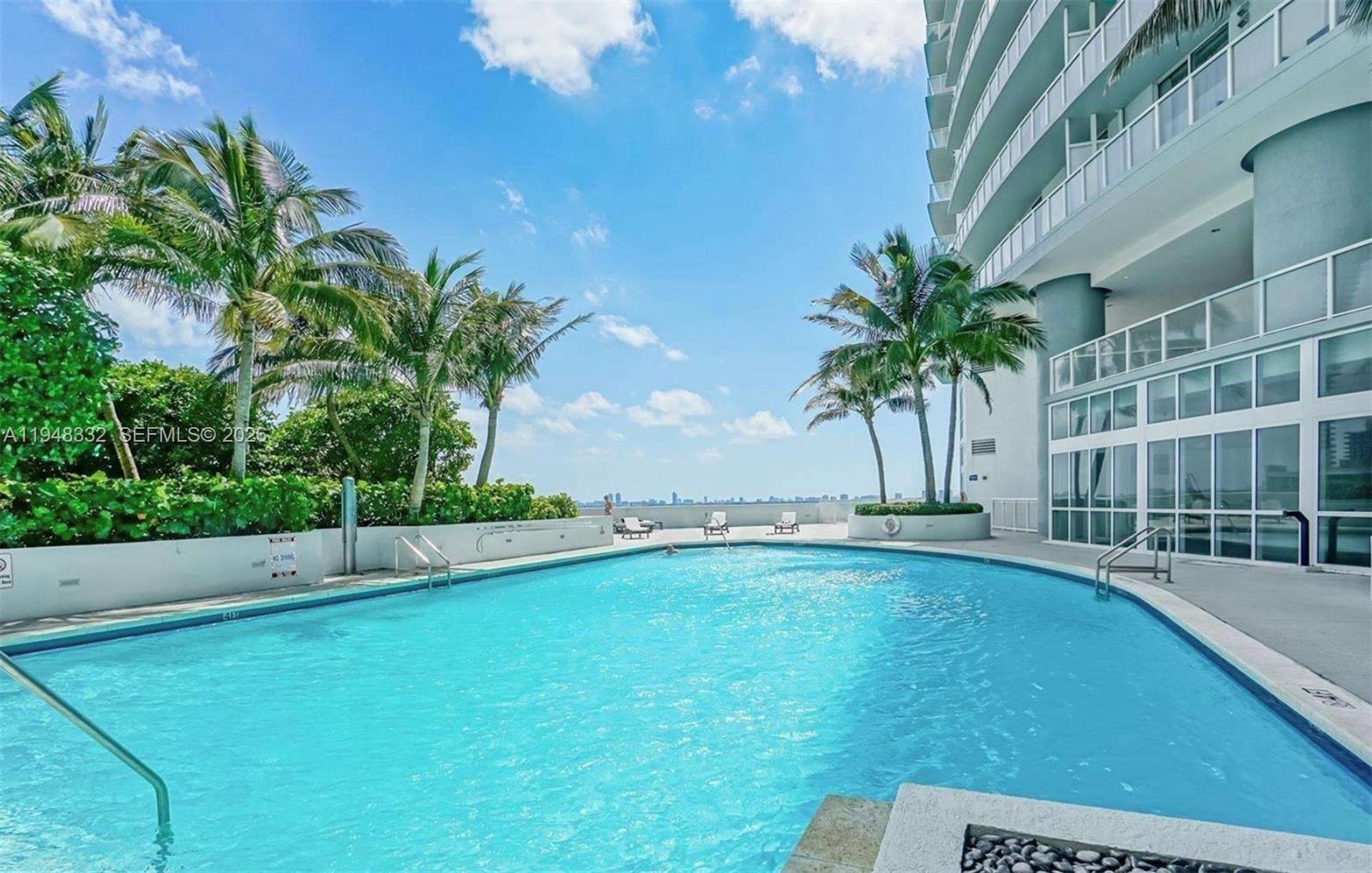 1900 N Bayshore Dr 3909