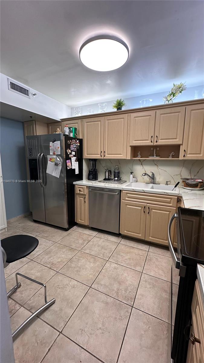 4001 Hillcrest Dr 705