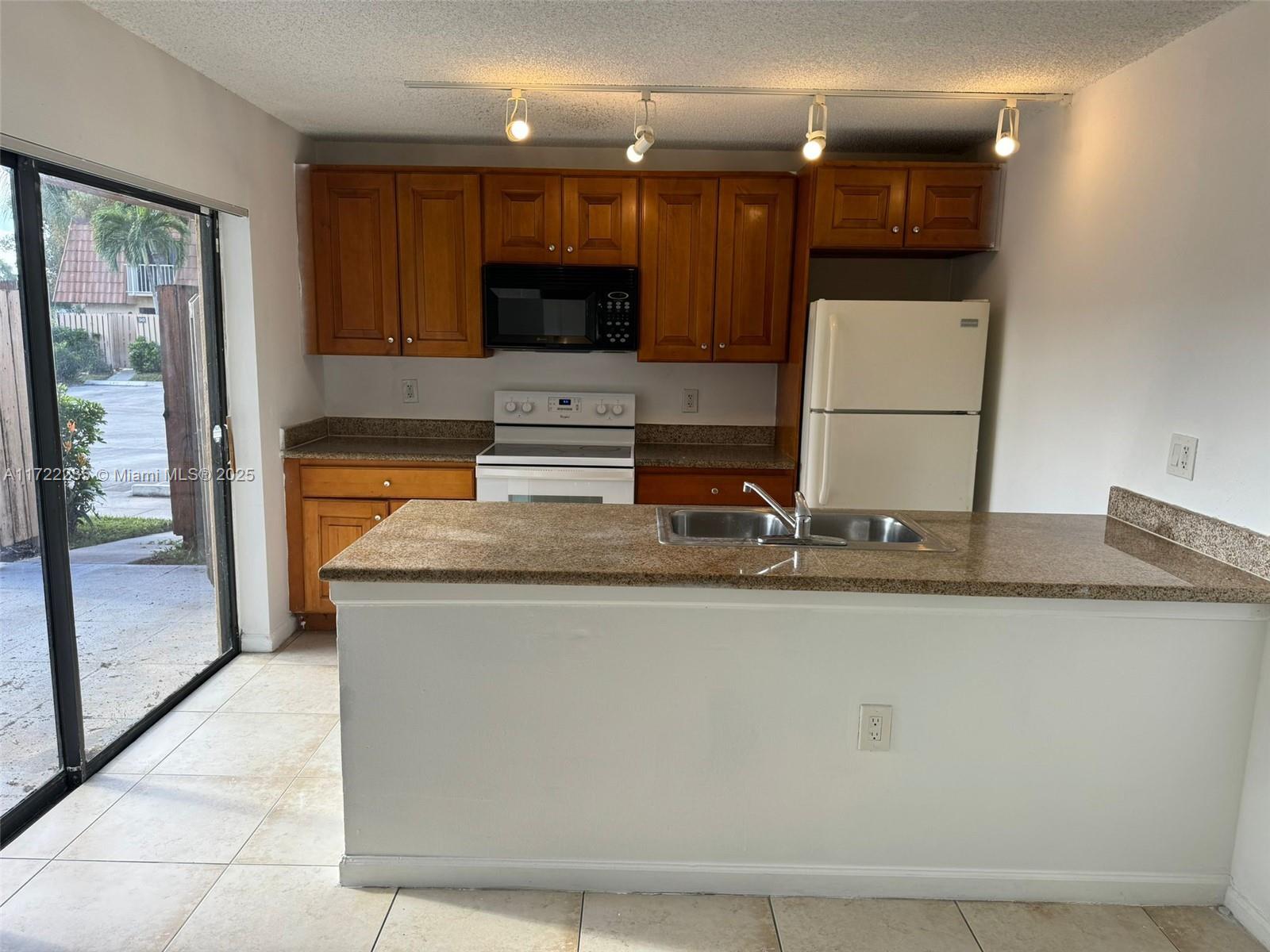 This charming 2-bedroom, 2 1/2bathroom townhouse in the residential heart of West Palm Beach offers a comfortable and functional living space, perfect for both homeowners and investors. The open floor plan allows for plenty of natural light, creating a warm and inviting atmosphere. The spacious bedrooms provide flexibility for any lifestyle, and the private patio is ideal for enjoying South Florida’s beautiful weather. Conveniently located near shopping, dining, and major highways, this property is not only a great place to call home but also a fantastic investment opportunity in a thriving market.