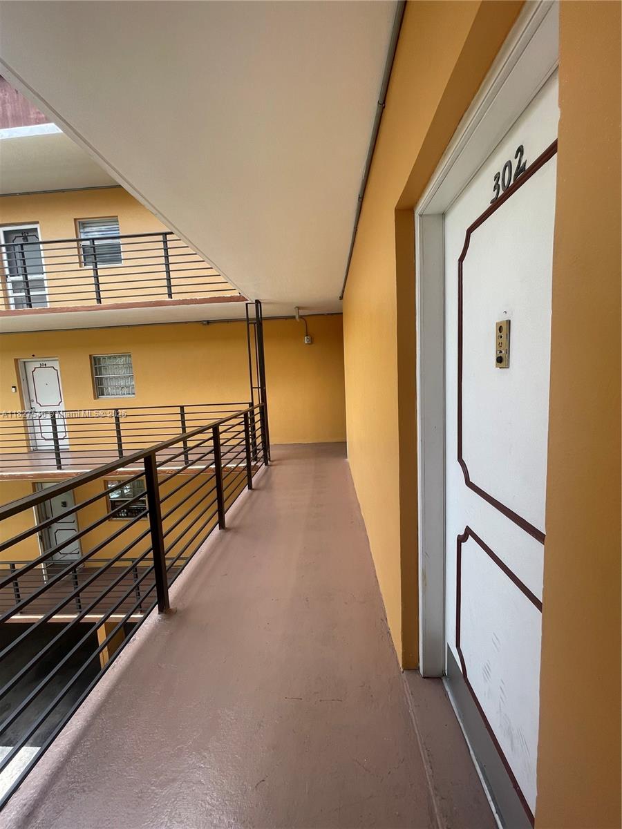365 NE 125th St 302