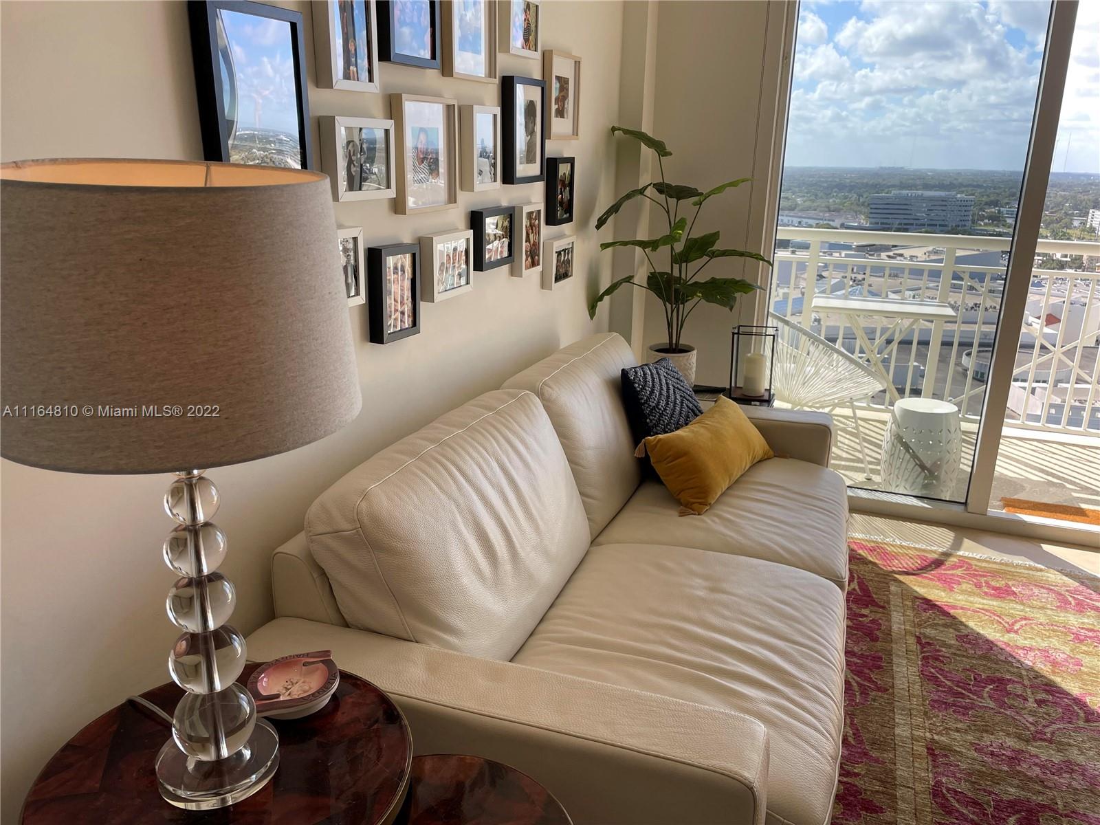 TURNBERRY ON THE GREEN CO - Residential Lease