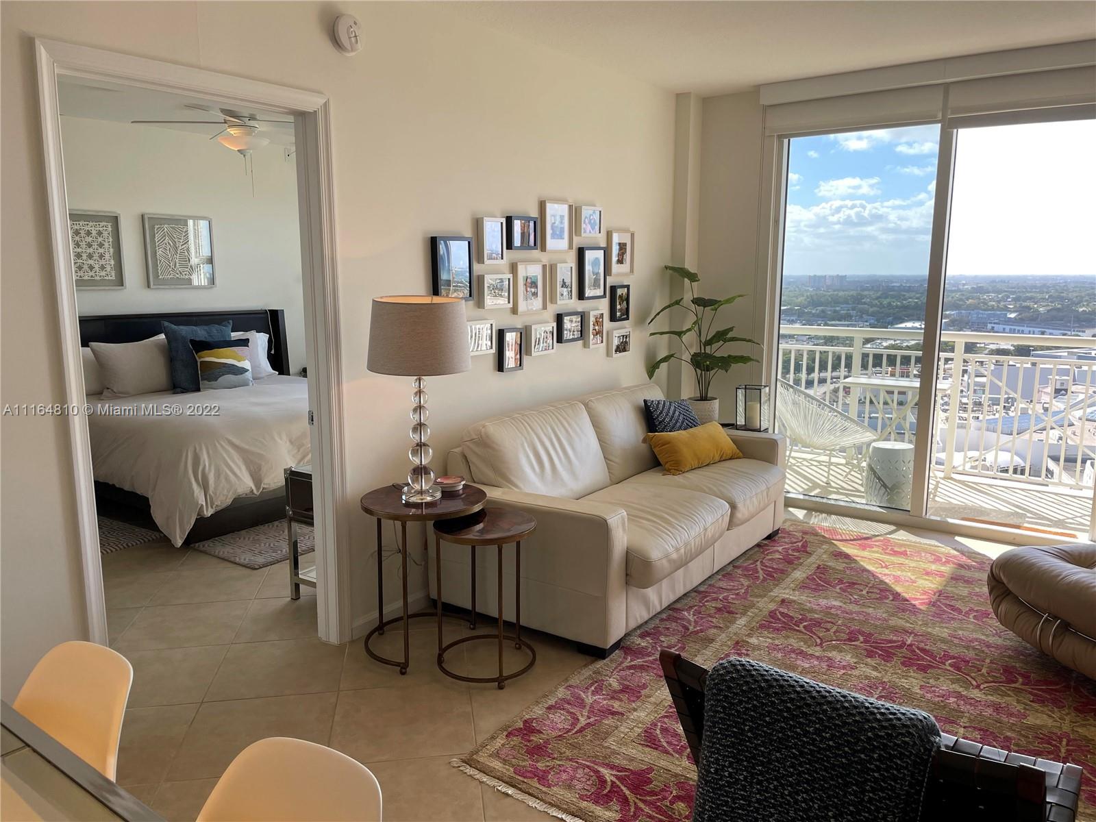 TURNBERRY ON THE GREEN CO - Residential Lease