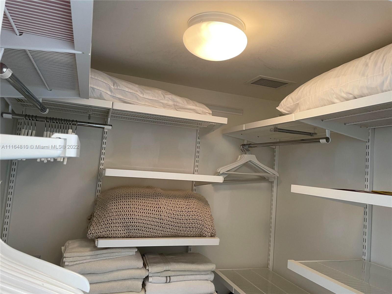 TURNBERRY ON THE GREEN CO - Residential Lease