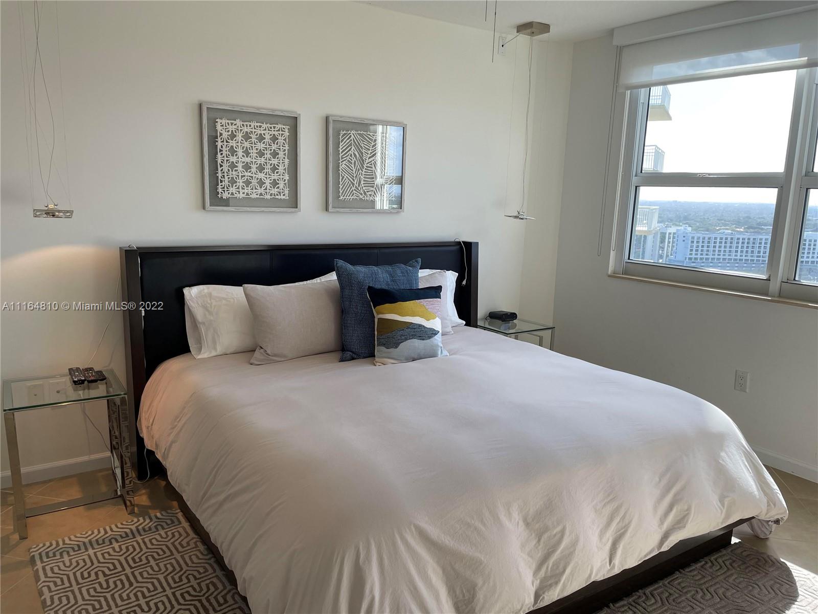 TURNBERRY ON THE GREEN CO - Residential Lease