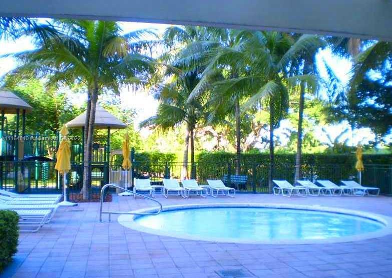 TURNBERRY ON THE GREEN CO - Residential Lease