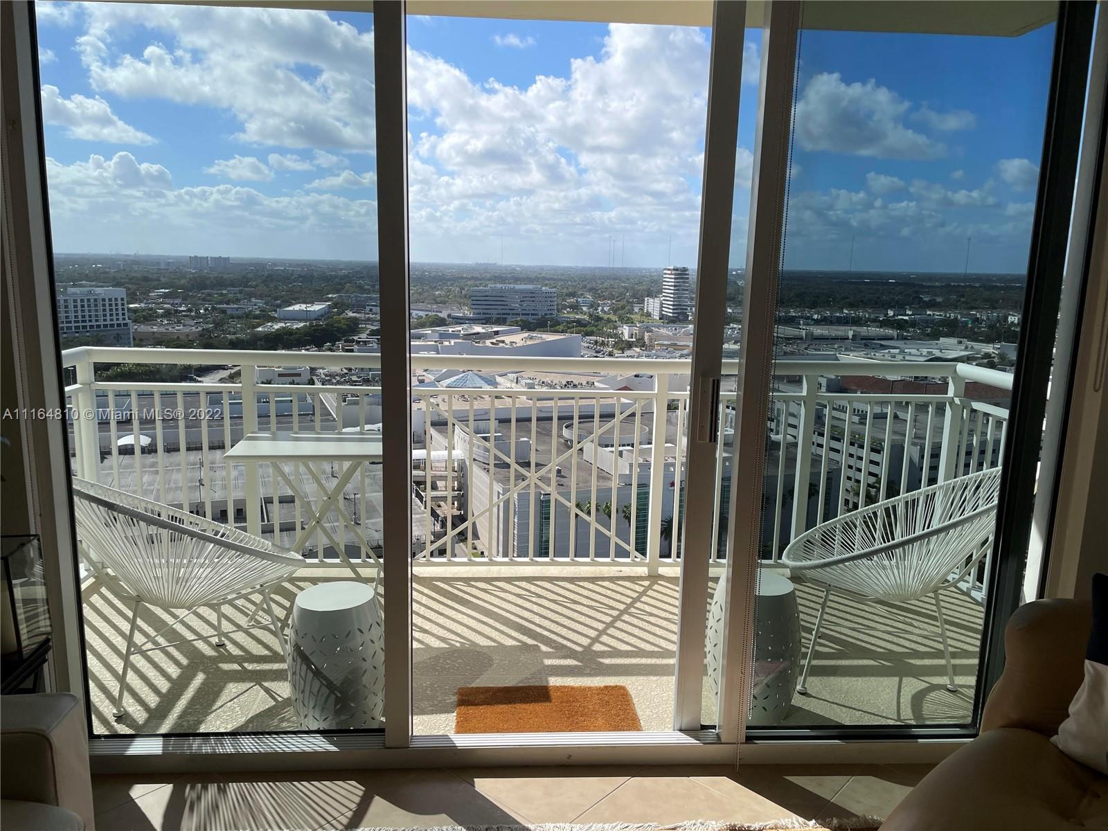 TURNBERRY ON THE GREEN CO - Residential Lease