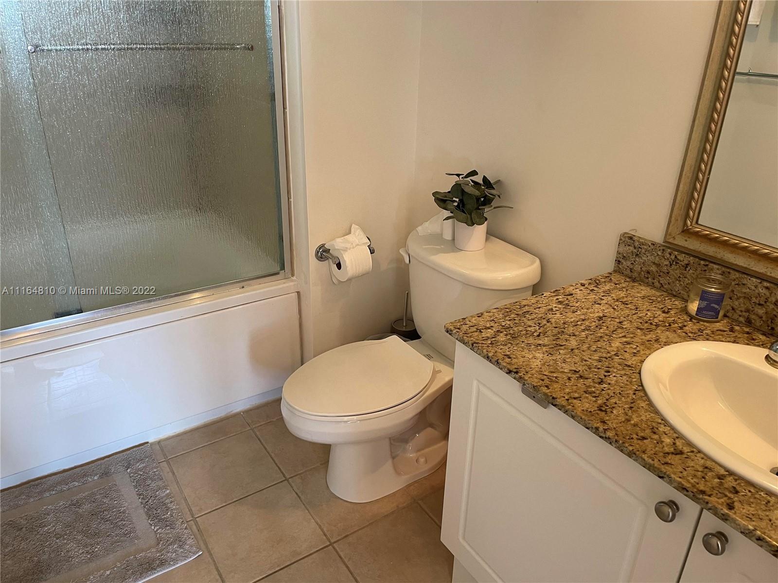 TURNBERRY ON THE GREEN CO - Residential Lease