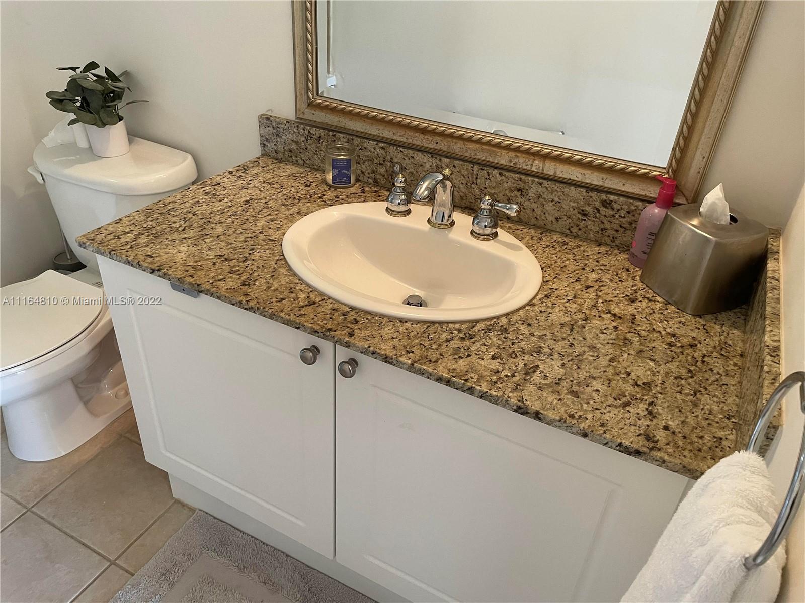 TURNBERRY ON THE GREEN CO - Residential Lease