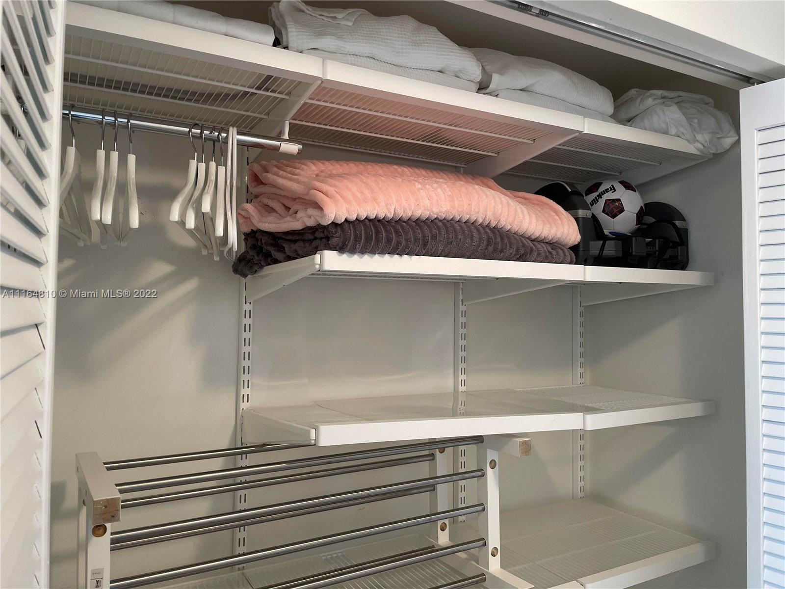 TURNBERRY ON THE GREEN CO - Residential Lease