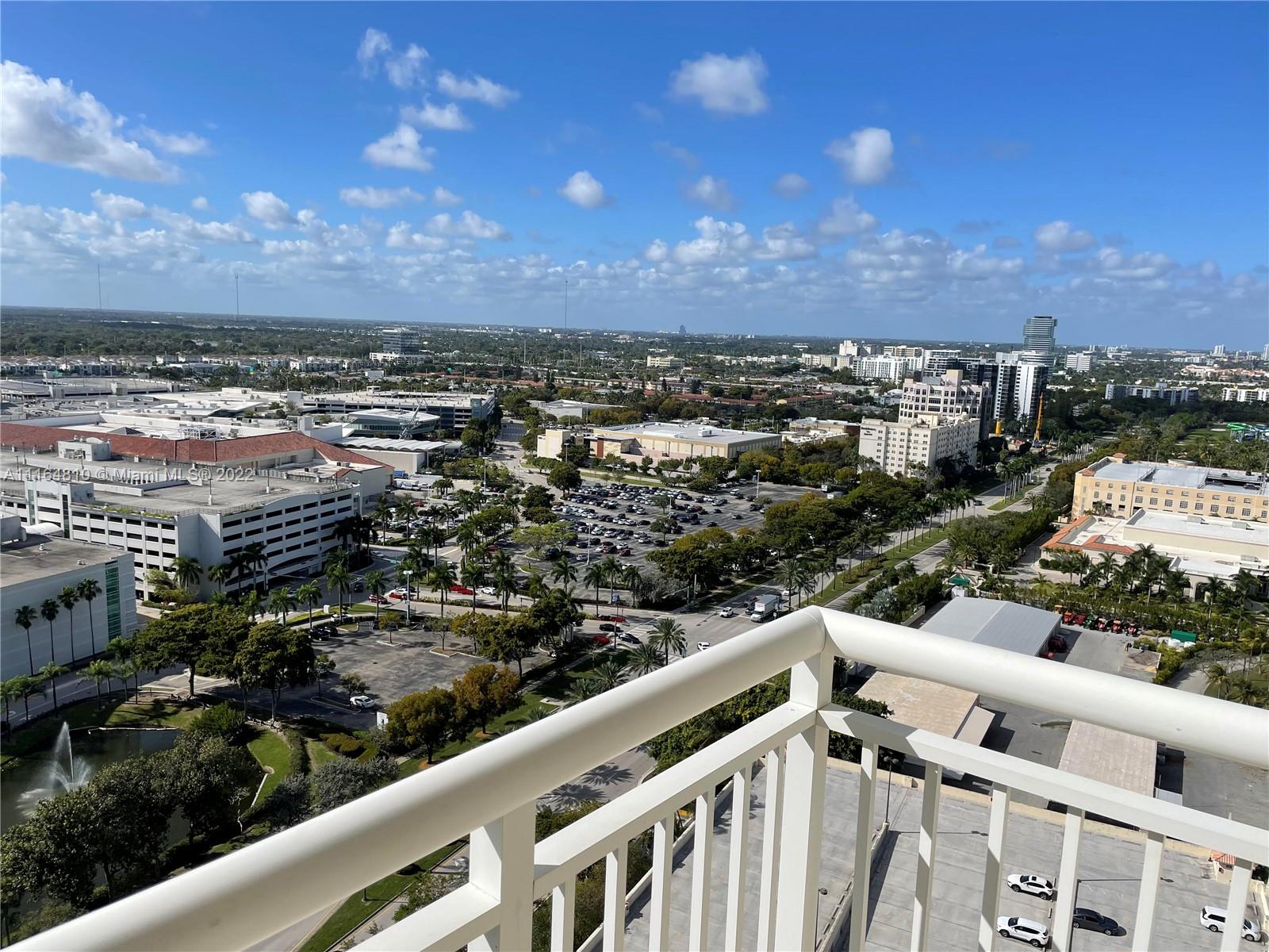 TURNBERRY ON THE GREEN CO - Residential Lease