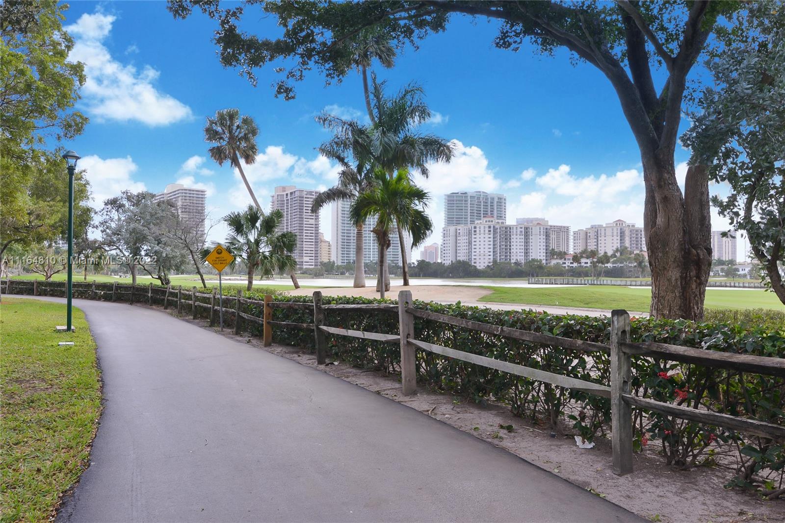 TURNBERRY ON THE GREEN CO - Residential Lease