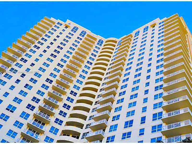 TURNBERRY ON THE GREEN CO - Residential Lease